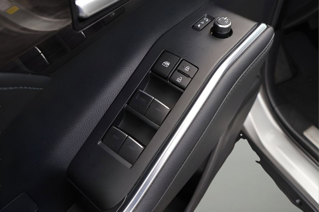 2024 Toyota Highlander Hybrid Platinum