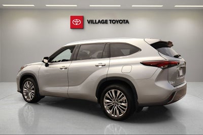 2024 Toyota Highlander Hybrid Platinum