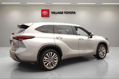 2024 Toyota Highlander Hybrid Platinum