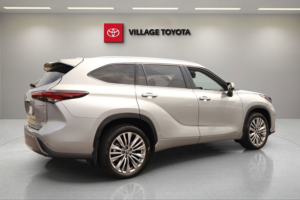 2024 Toyota Highlander Hybrid Platinum