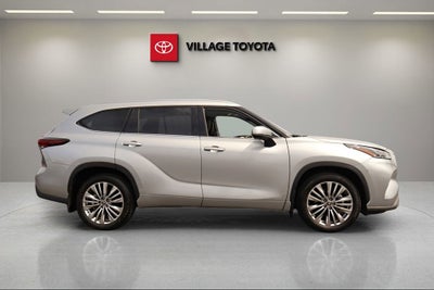 2024 Toyota Highlander Hybrid Platinum