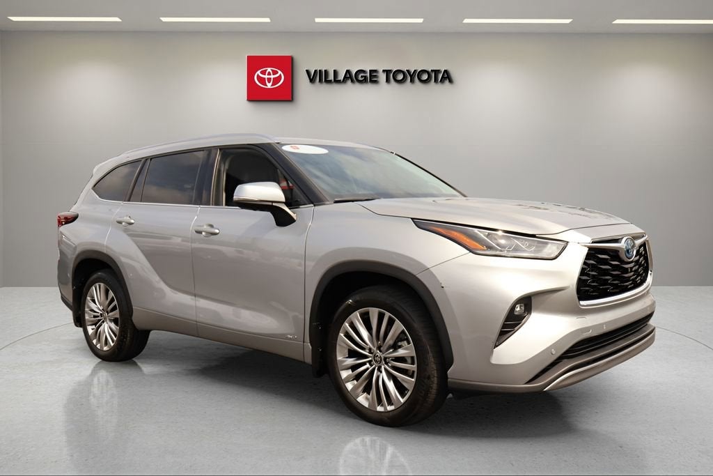 2024 Toyota Highlander Hybrid Platinum