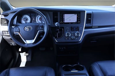 2019 Toyota Sienna SE
