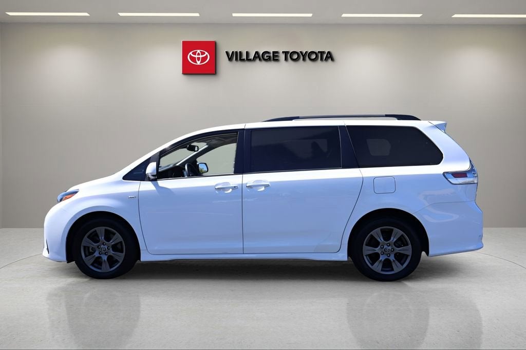 2019 Toyota Sienna SE