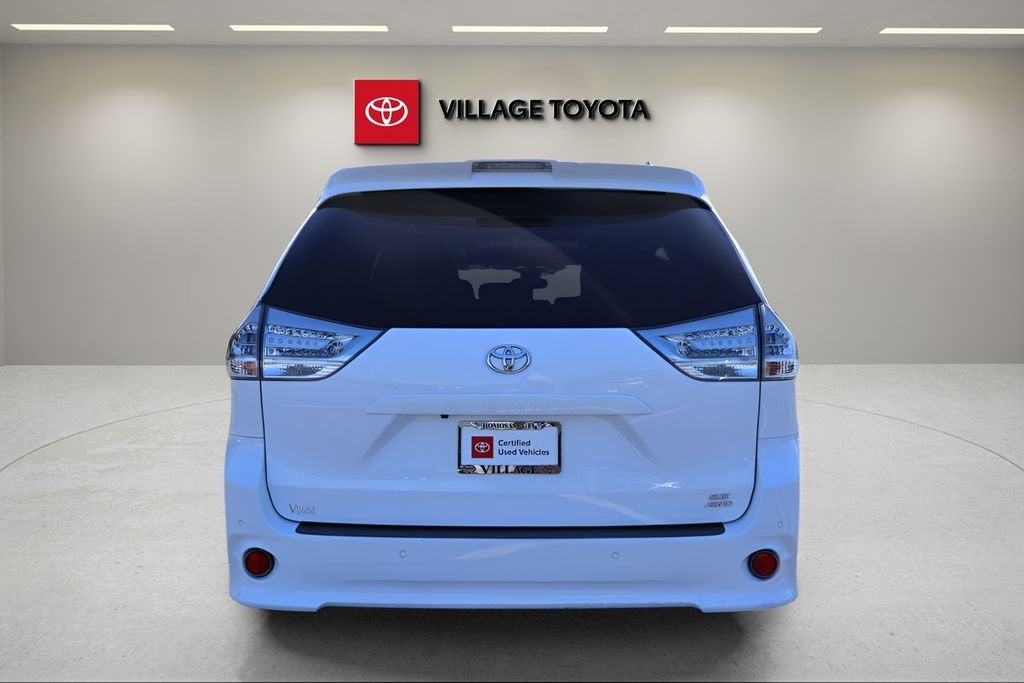 2019 Toyota Sienna SE