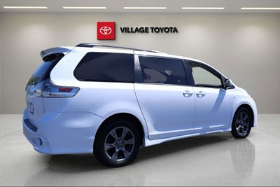 2019 Toyota Sienna SE