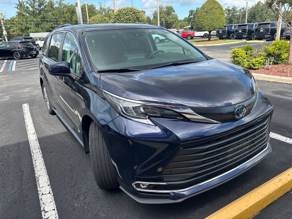 2024 Toyota Sienna XLE