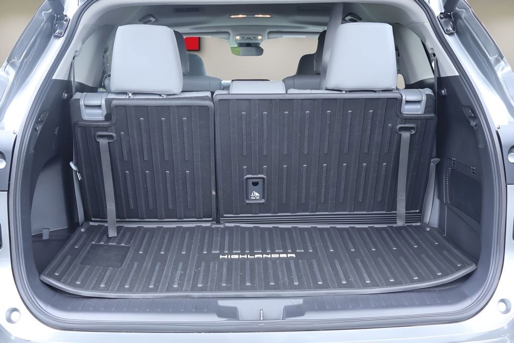 2025 Toyota Highlander Hybrid XLE