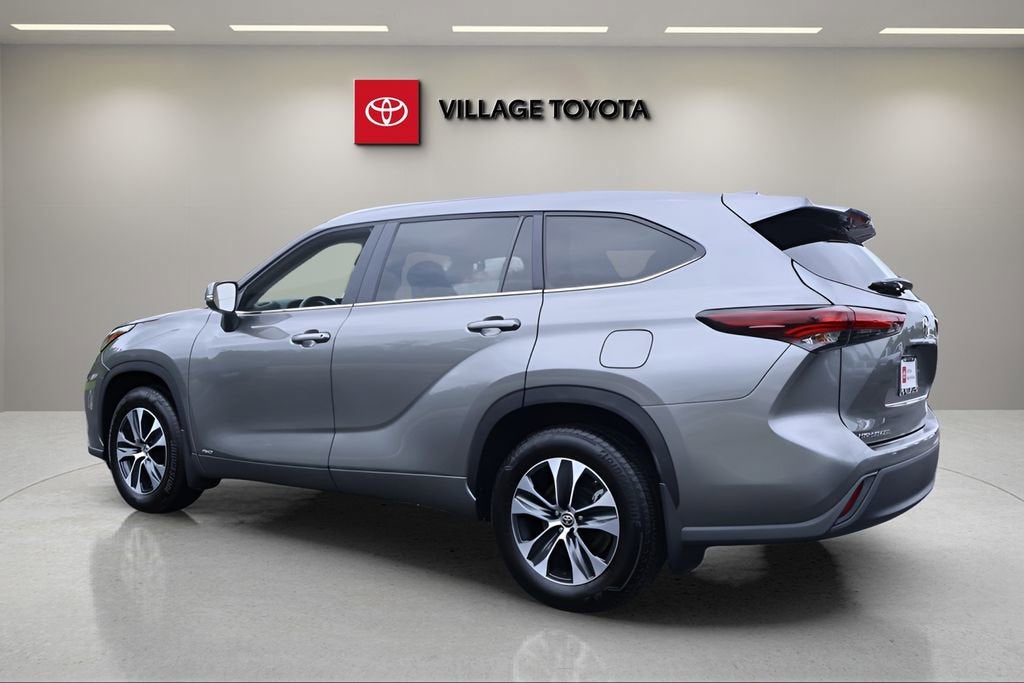 2025 Toyota Highlander Hybrid XLE