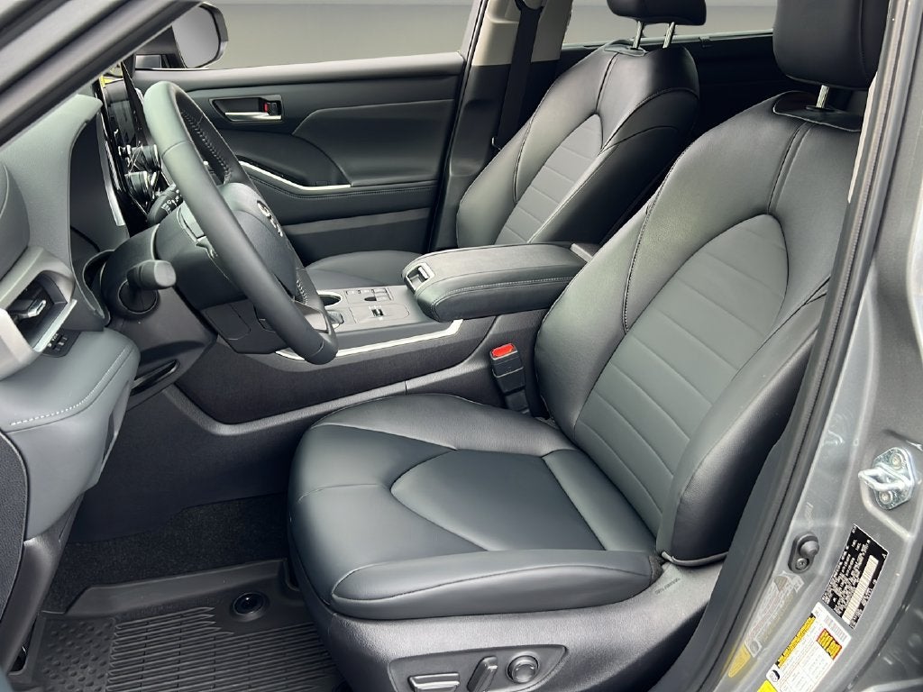 2026 Toyota Highlander Hybrid XLE