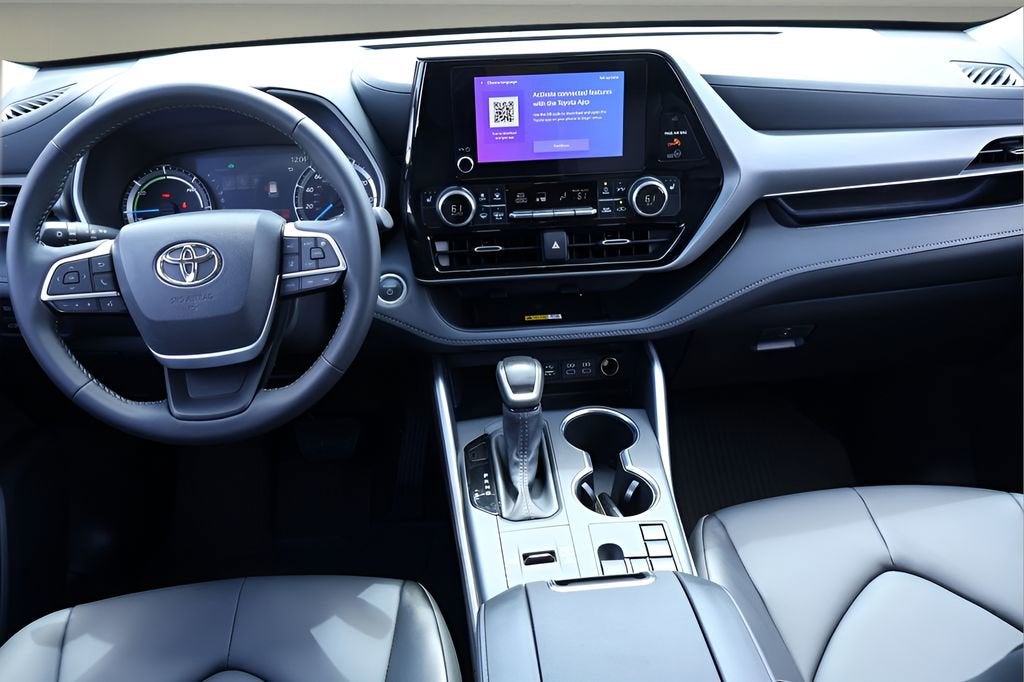 2025 Toyota Highlander Hybrid XLE
