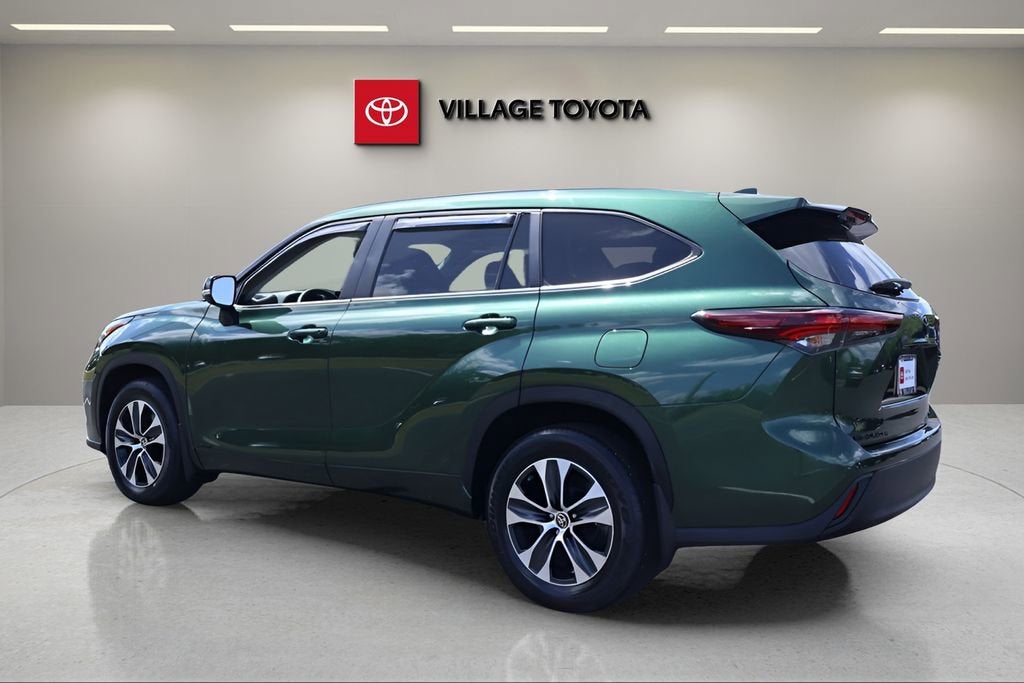 2025 Toyota Highlander Hybrid XLE