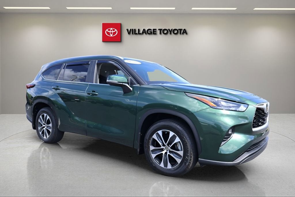 2025 Toyota Highlander Hybrid XLE