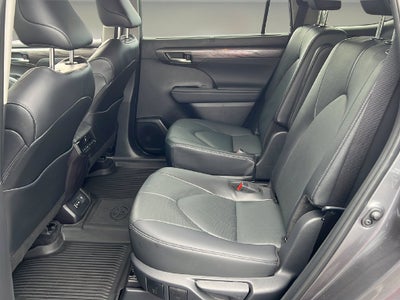 2025 Toyota Highlander LE