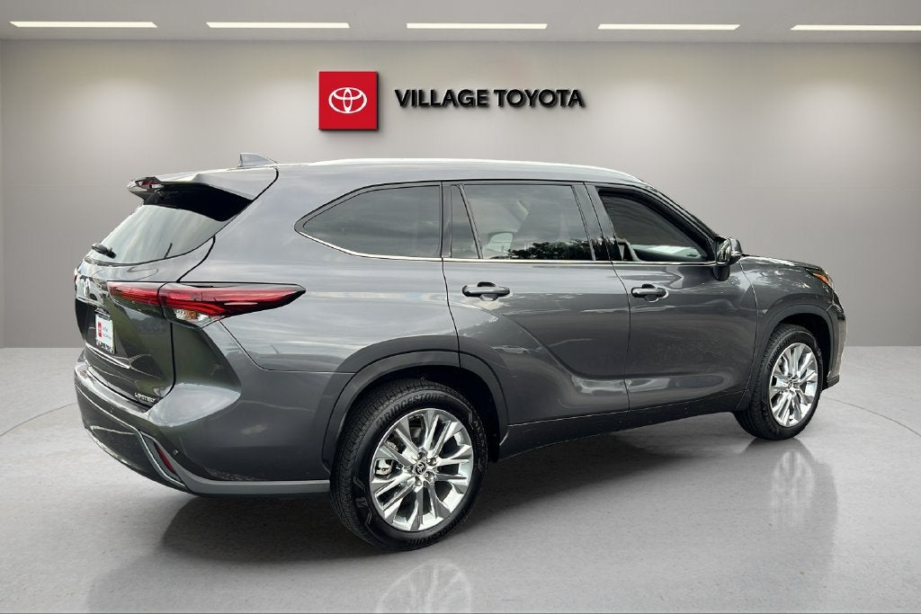 2025 Toyota Highlander LE