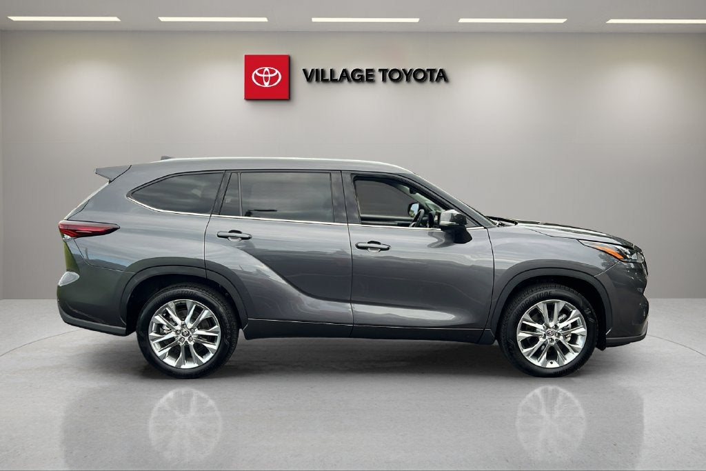 2025 Toyota Highlander LE