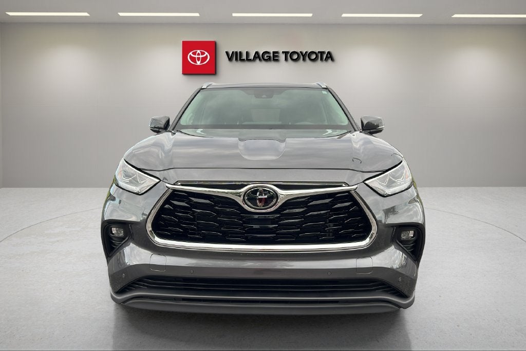 2025 Toyota Highlander LE