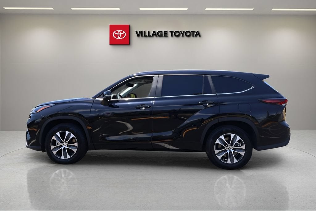 2024 Toyota Highlander LE