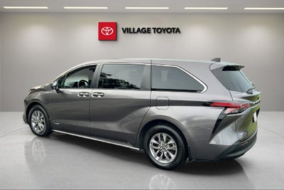 2021 Toyota Sienna LE
