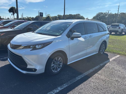 2026 Toyota Sienna XLE