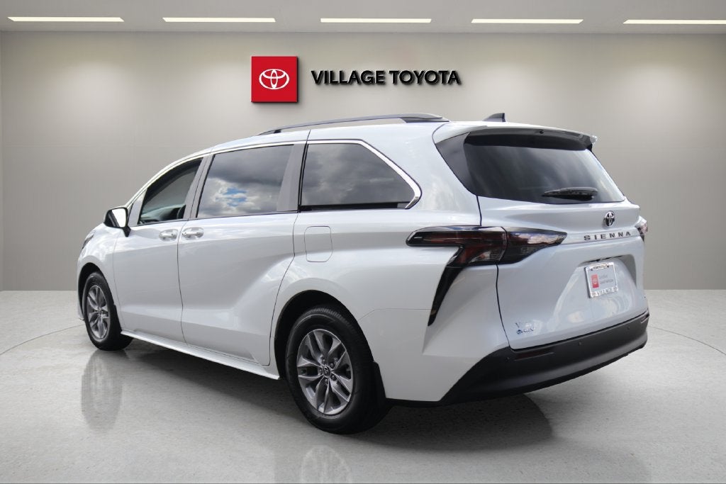 2026 Toyota Sienna XLE