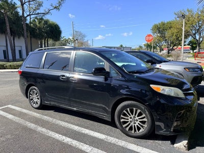 2020 Toyota Sienna XLE Auto Access Seat