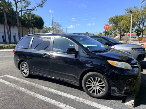 2020 Toyota Sienna XLE Auto Access Seat