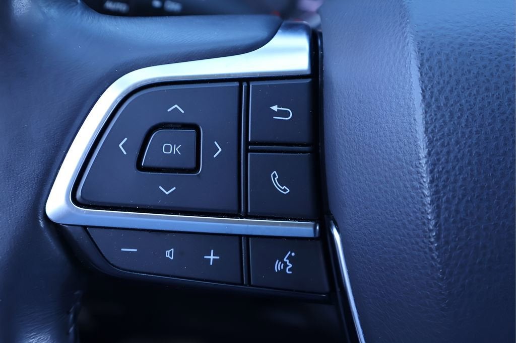 2020 Toyota Highlander LE