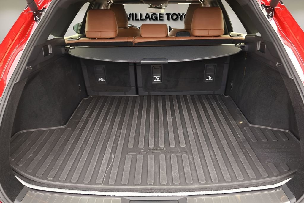2025 Toyota Crown Signia XLE