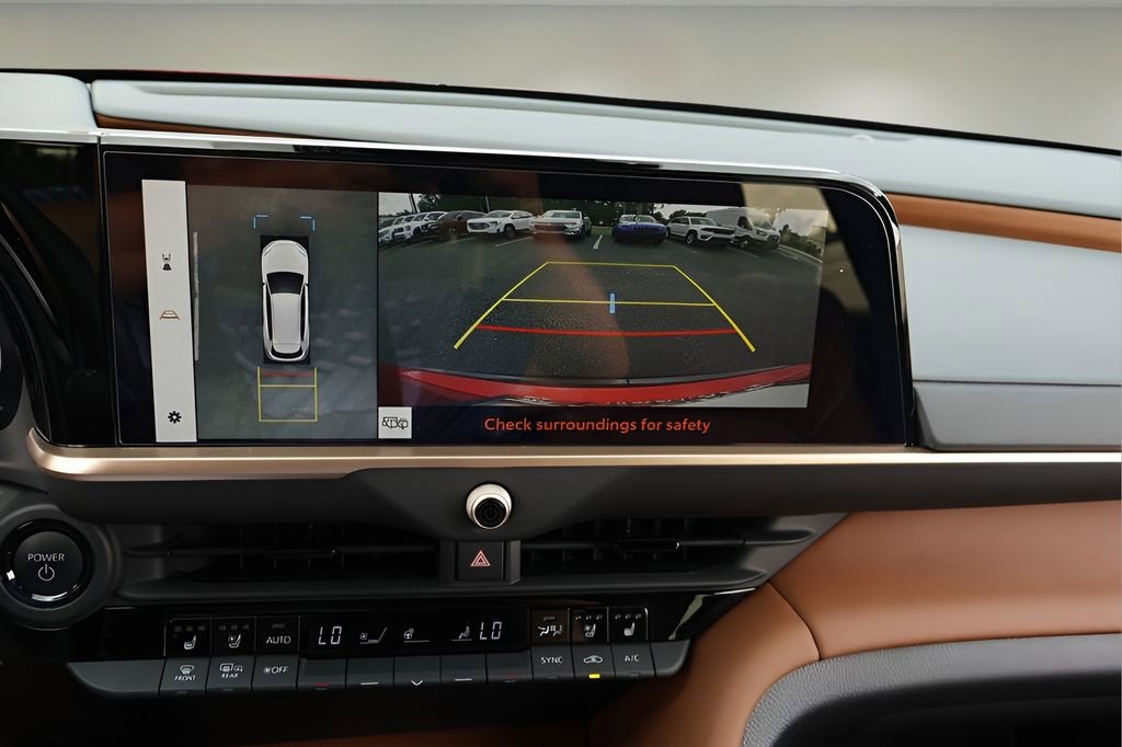 2025 Toyota Crown Signia XLE