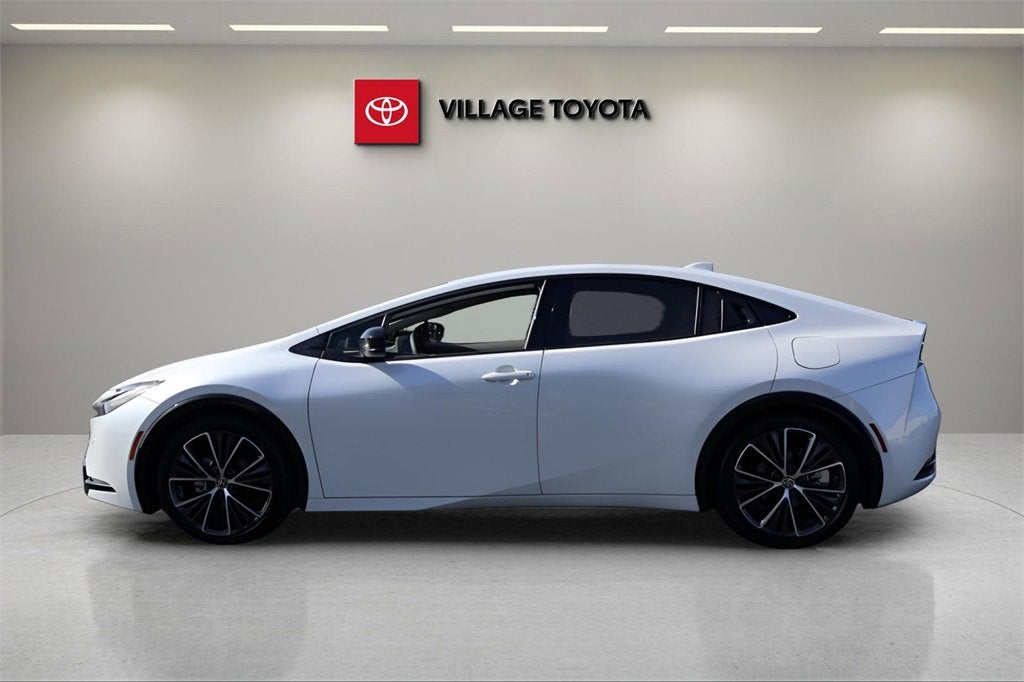 2025 Toyota Prius LE