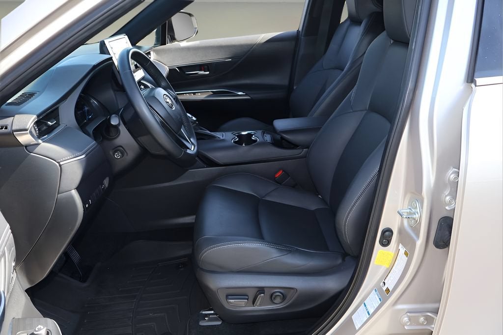2022 Toyota Venza LE