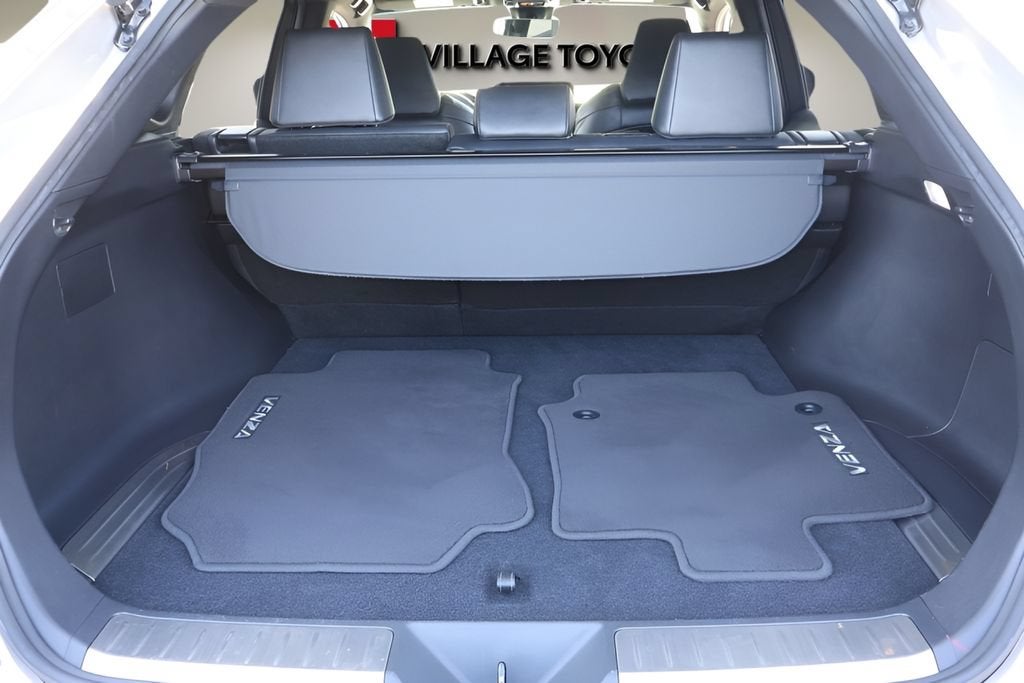 2022 Toyota Venza LE