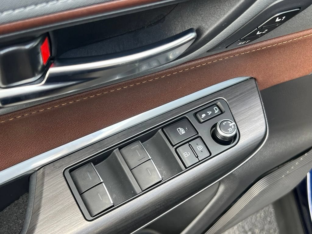2023 Toyota Venza LE